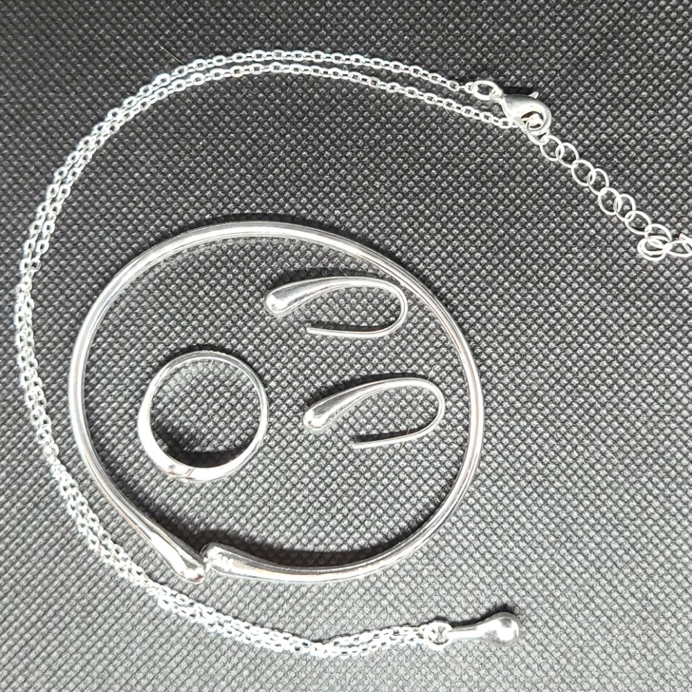 Teardrop Earing ring bracelet and necklace set